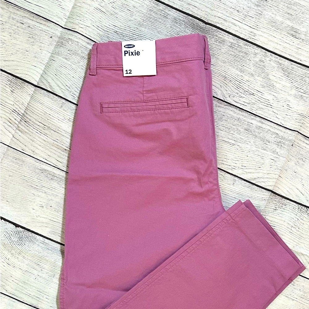 Old Navy Pixie cropped pants. Size 12